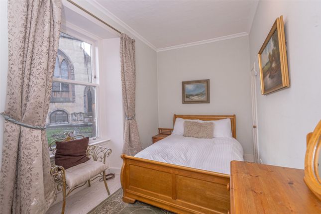 Flat for sale in Greyfriars Place, Edinburgh