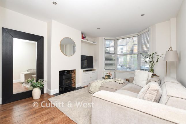 3, Gordon Road, Redhill photo 4