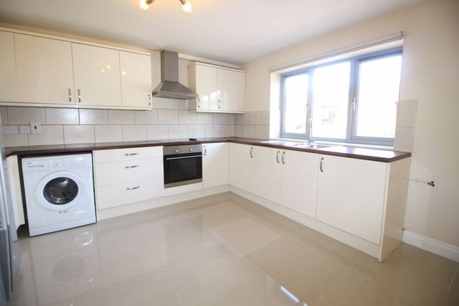 Thumbnail Terraced house to rent in London Road, High Wycombe