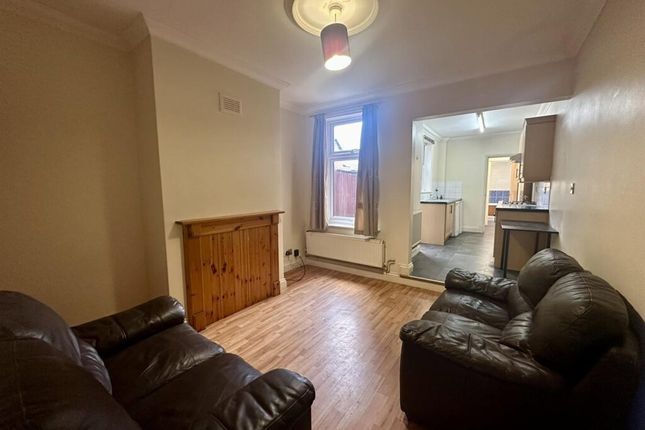 138, Knighton Fields Road East, Leicester photo 2