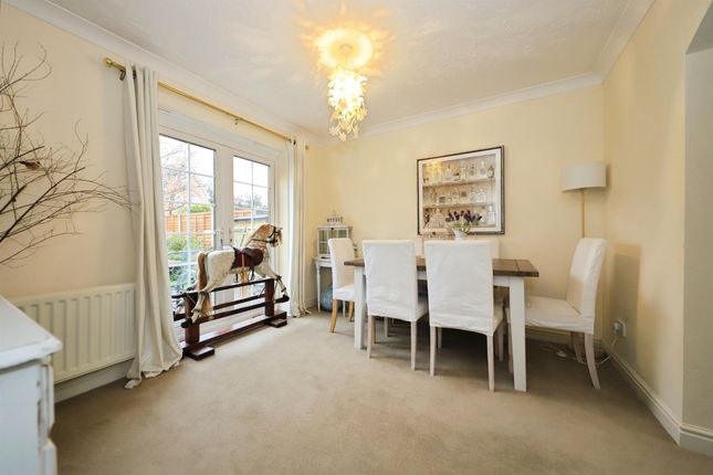 48, Britannia Gardens, Stourport-On-Severn photo 4