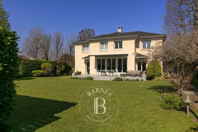 Thumbnail Villa for sale in Croissy-Sur-Seine, 78290, France