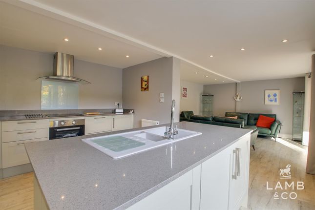 The Bungalow, New Town Road, Clacton-On-Sea photo 2