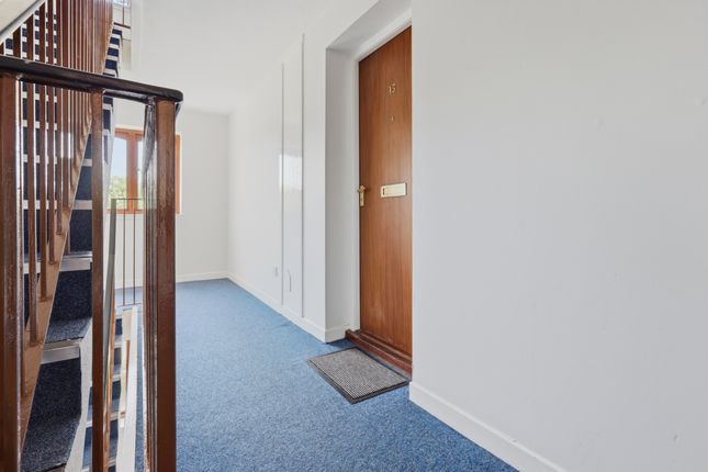 13 Elm Bank, Kirkintilloch, Glasgow photo 4
