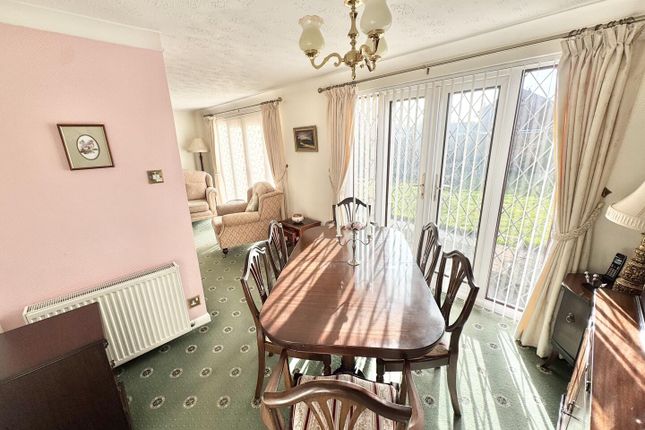 13, Fir Tree Avenue, Leicester photo 4