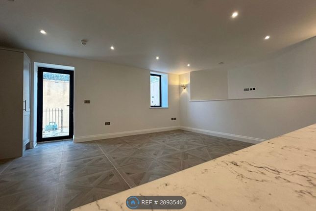Flat, Craigmore Hall Crowborough Hill, Crowborough photo 5