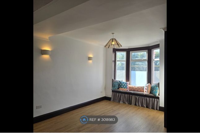 Velder Avenue, Southsea photo 3
