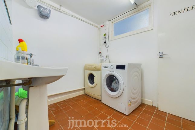 Toilets/Utility