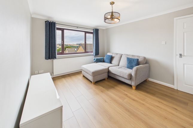 48, Burns Drive, Dronfield photo 4