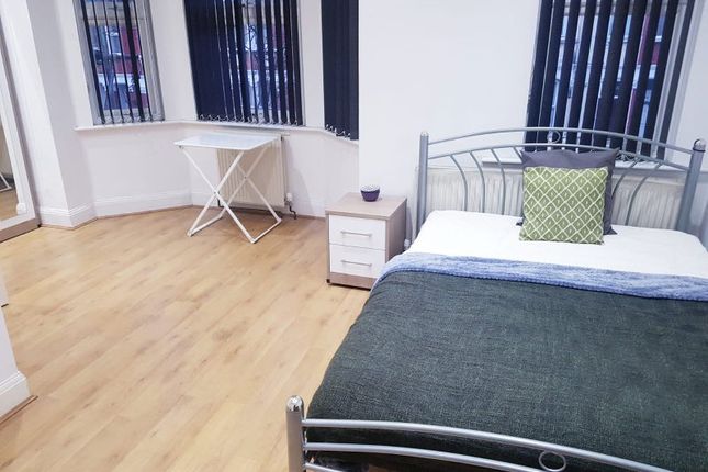 Thumbnail Room to rent in 47 Pine Road, Cricklewood