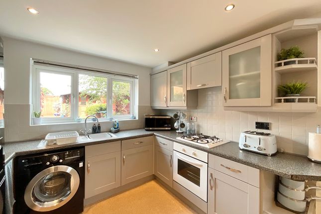 25 Gibson Close, Nantwich photo 2