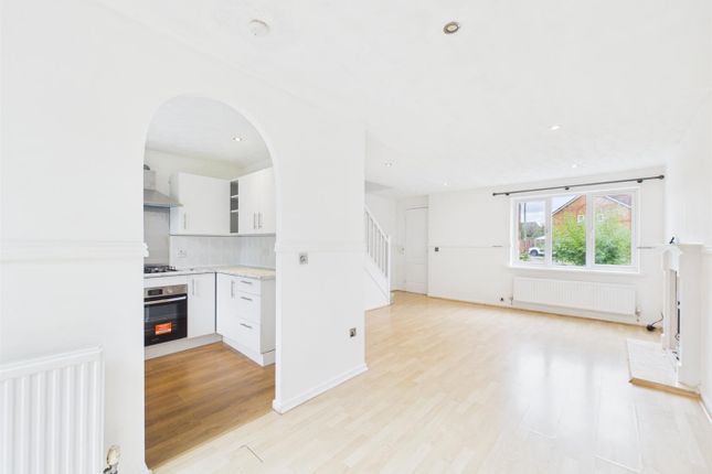 5, Caernarfon Drive, Nuneaton photo 3