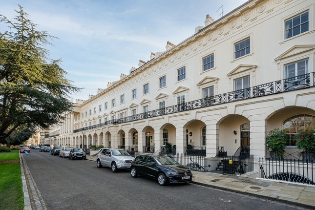 Thumbnail Town house for sale in Hanover Terrace, London