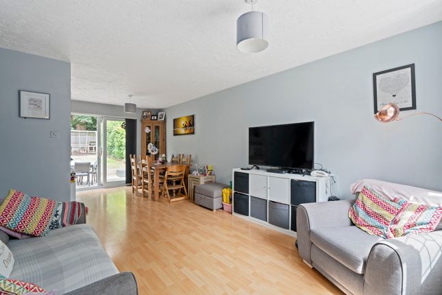 48, Primrose Way, Locks Heath photo 2