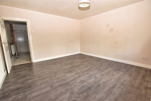 16, Woolley Bridge Road, Glossop photo 4