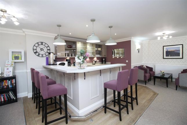 Flat for sale in North Close, Lymington