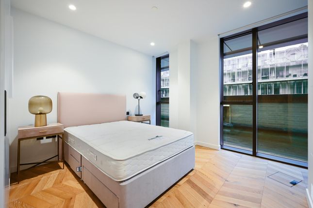 Flat to rent in Switch House West, Battersea Power Station, London