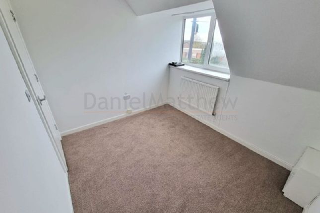 Flat B, 830 Newport Road, Cardiff photo 2