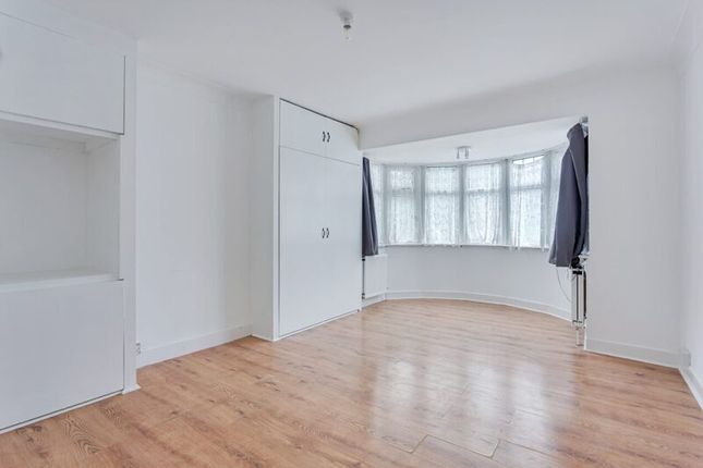 87, Park Avenue North, Willesden Green photo 2