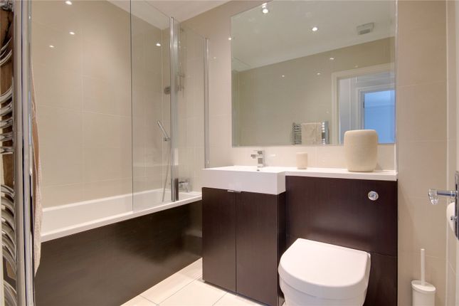 Flat for sale in Village Park Close, Enfield, Greater London