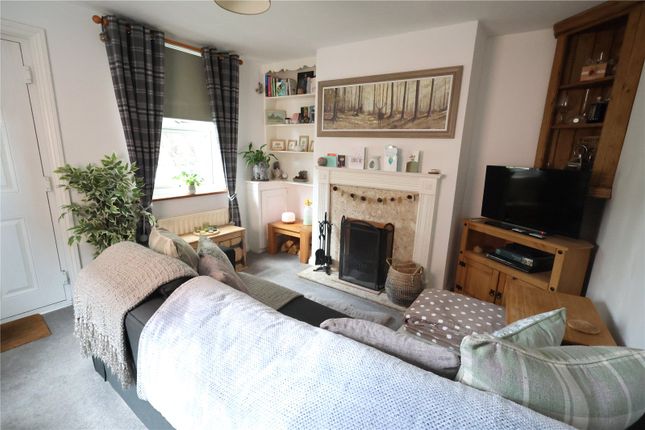 End terrace house to rent in East Street, Farnham, Surrey