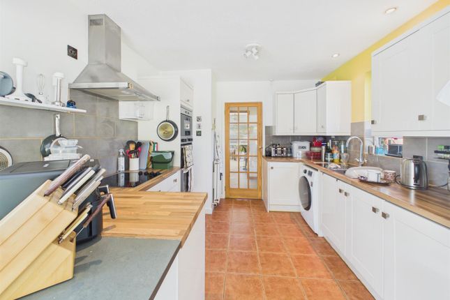 3, Barton Gate Lane, Ilfracombe photo 3