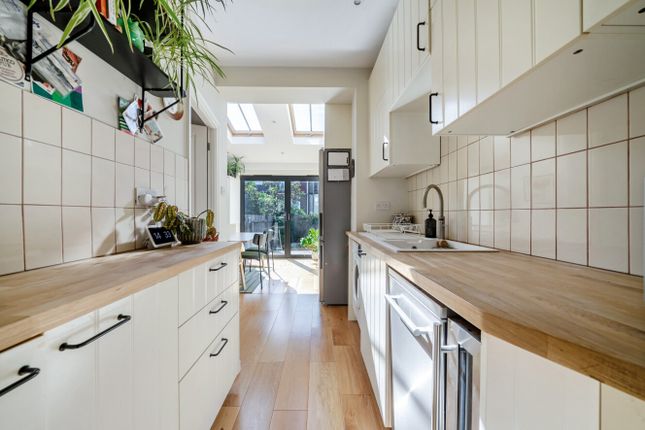 276, Cowick Road, London photo 3
