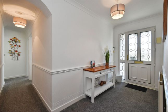 29, Lakeside Gardens, Merthyr Tydfil photo 2