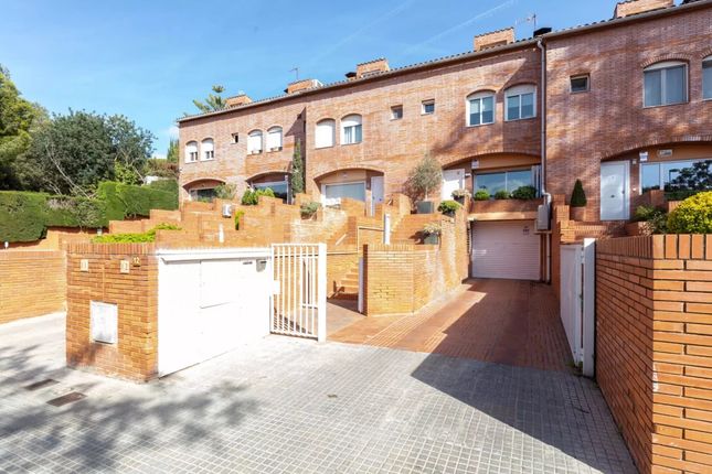 Detached house for sale in Sant Just Desvern, 08960, Spain