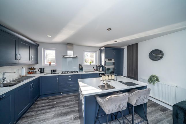 43, Dawes Way, Cannock photo 3