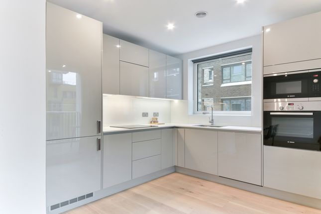 Flat 203 Walton Heights, 143, Elephant Park, Elephant and Castle photo 2