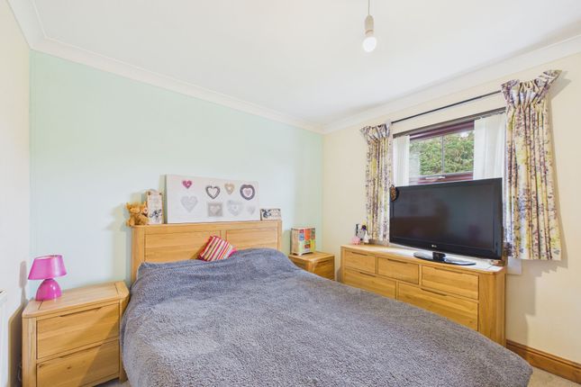 19 Lamborough Crescent, Clarbeston Road photo 3