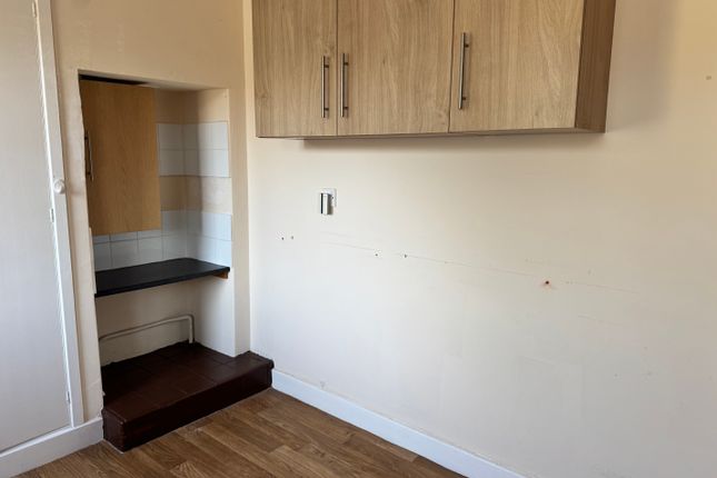 Earlswood Drive, Nottingham photo 3