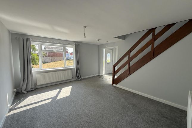 18, Linden Avenue, Burntwood photo 2