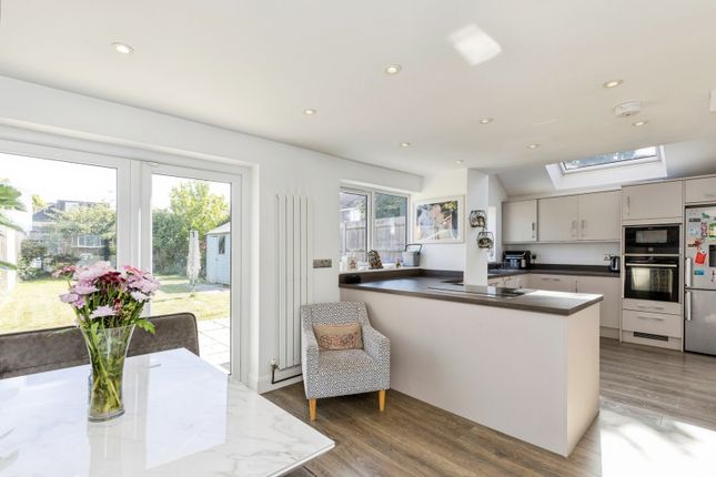 32, Sycamore Avenue, West Sussex photo 4