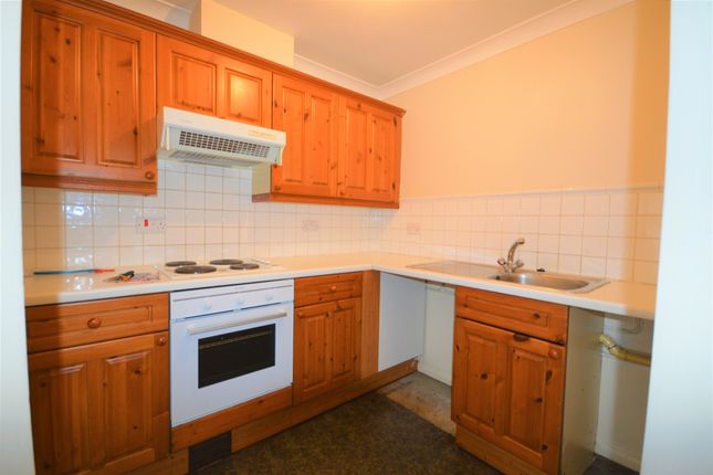 Flat to rent in Woodlands Way, Andover, Hampshire