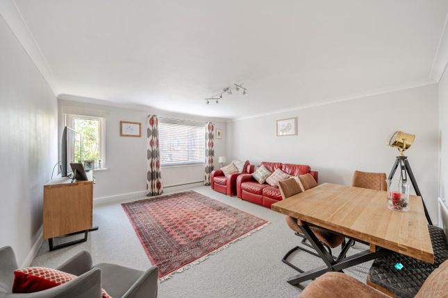 24, Roman Court, Swansea photo 2