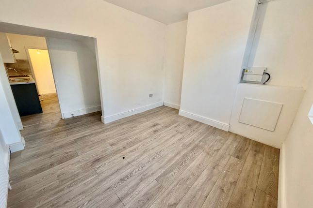 Alfreton Road, SUTTON-IN-ASHFIELD photo 5