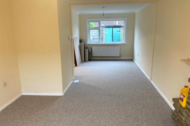 25, Potters Mead, Littlehampton photo 5