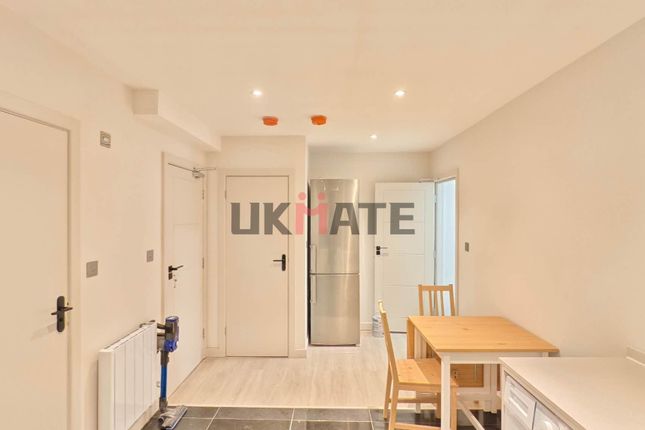 124, Bisson Road, London photo 3