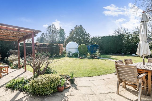 Kingswood,, Hooke Road, East Horsley photo 2