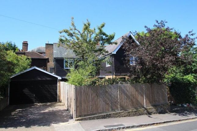 3-bed detached on Byron Hill Road, Harrow on the Hill, £4,000/mo