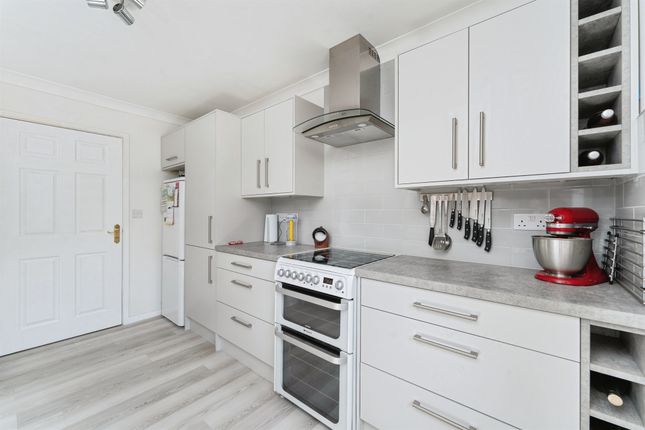 32, Landau Way, March photo 3
