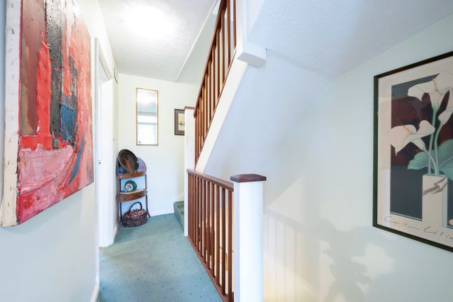 Town house for sale in Belgrave Close, Walton-On-Thames