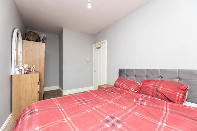 211, Smawthorne Lane, Castleford photo 4