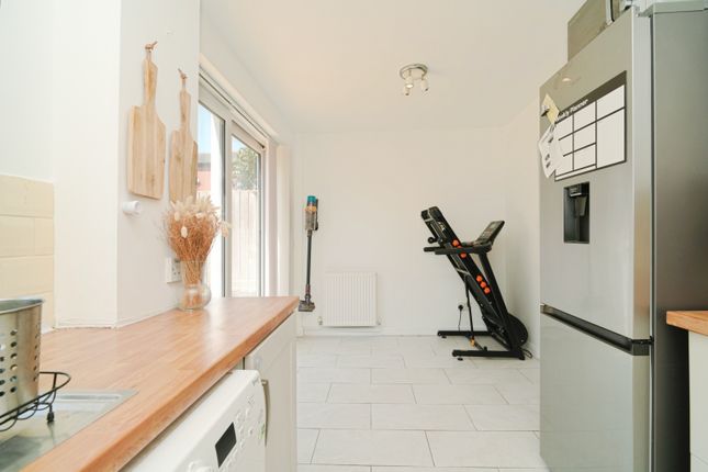 4, Boothroyden Road, Manchester photo 3
