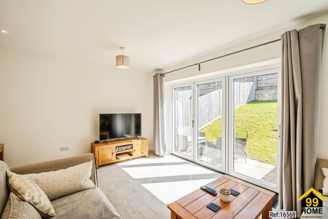 28, Celandine, Newhaven photo 3