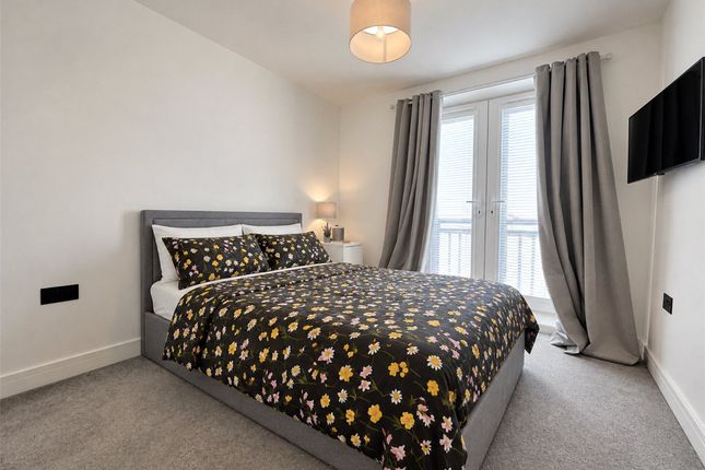 Flat 14, Station View, 8, New Lane, Hampshire photo 5