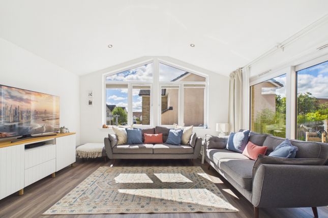 24, Millbank Drive, Bishopton photo 2