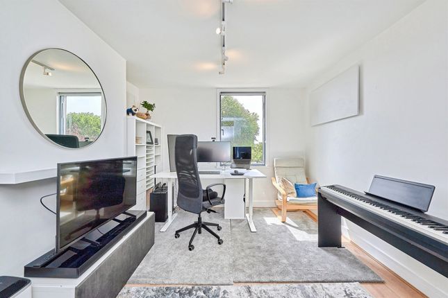 Flat 5, The Pines, Royston Road, Saffron Walden photo 4